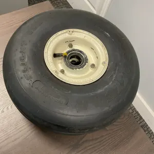 Beechcraft Sundowner Main Wheel & Tire 6.00 X 6 Cleveland 40-59